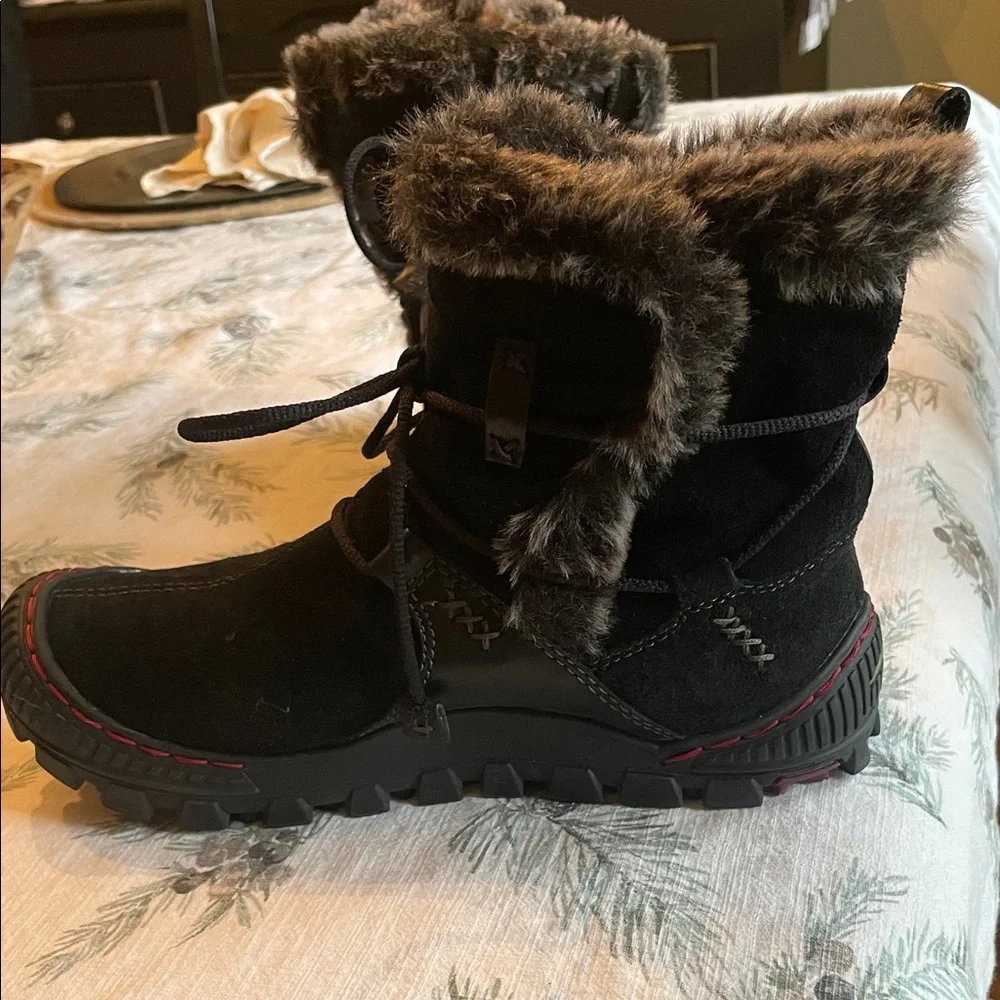 Earth Black Leather Winter Boots with Faux Fur Trim Size 7 - Picture 3 of 10